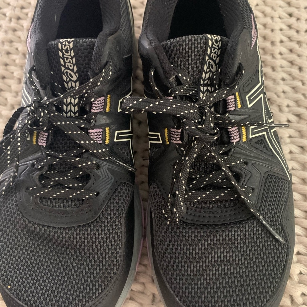 Asics Charcoal Sneakers with Textured Laces